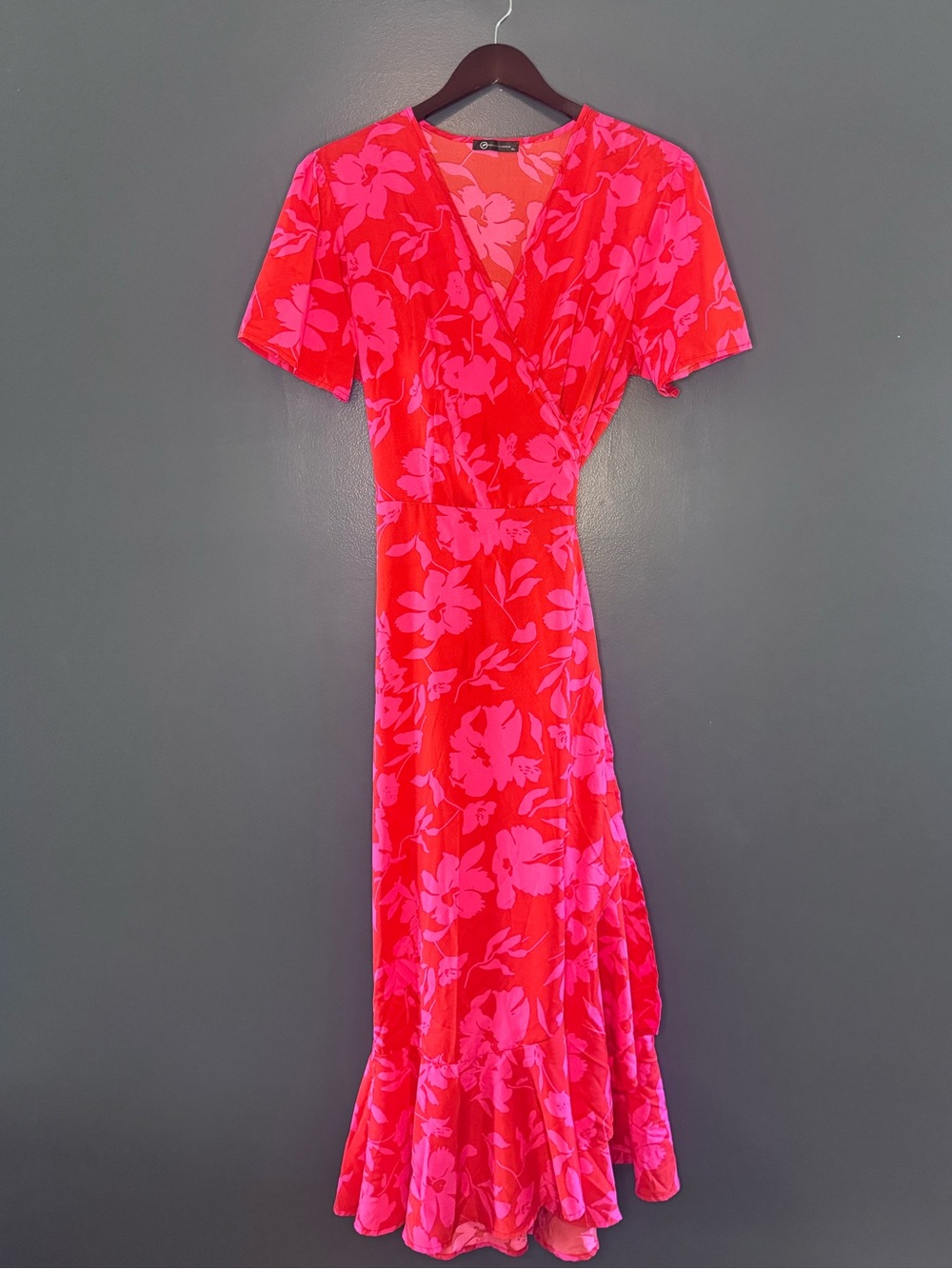 Flattering, Feminine, Flowy, Floral Wrap Pink & Red Dress Print Woman’s XL Vacay